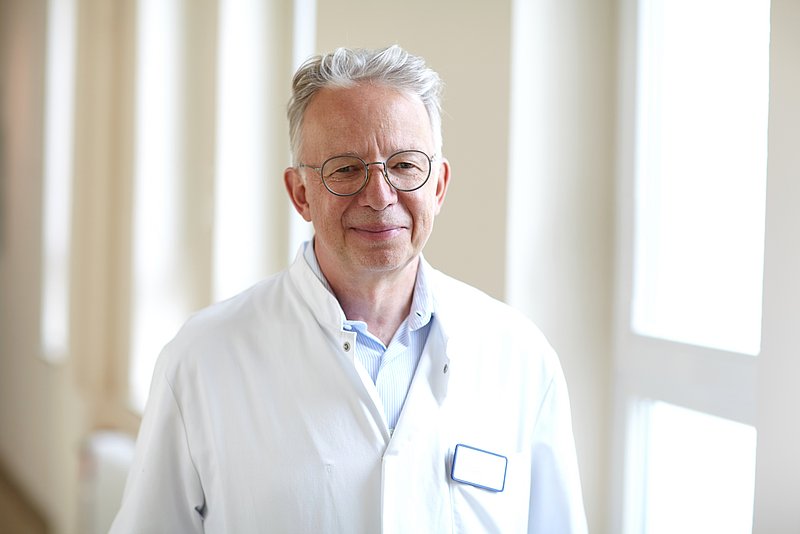 Prof. Dr. Erich Stoelben, Chefarzt Thoraxklinik Köln St. Hildegardis Krankenhaus