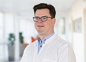 Portrait Priv.-Doz. Dr. med. Thomas Randau, Chefarzt Orthopädie, Spezielle Orthopädische Chirurgie und Sportmedizin