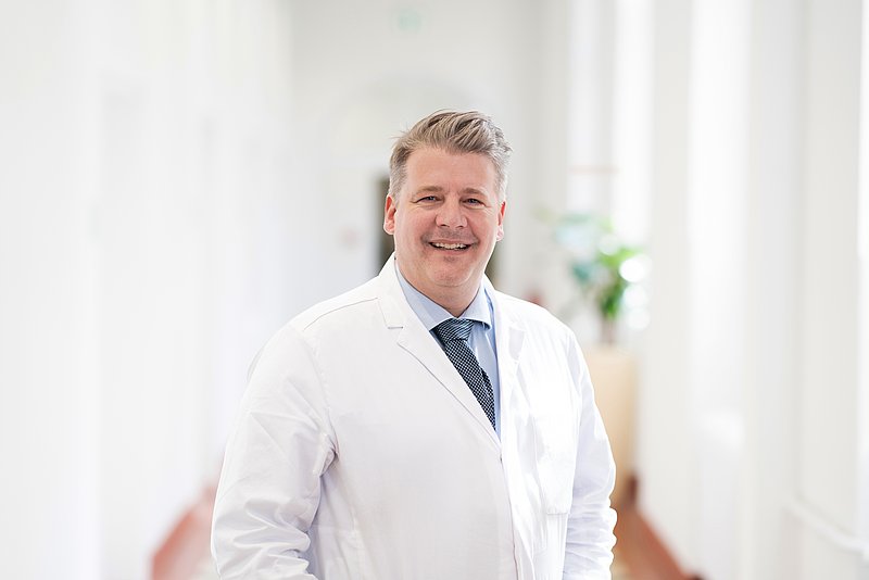 Chefarzt Unfall-, Hand- und Orthopädische Chirurgie