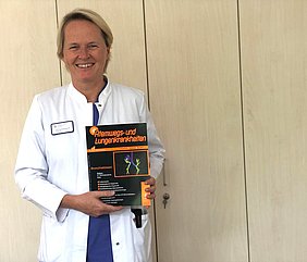 Dr. Urte Sommerwerck präsentiert die Fachpublikation zu Bronchiektasen