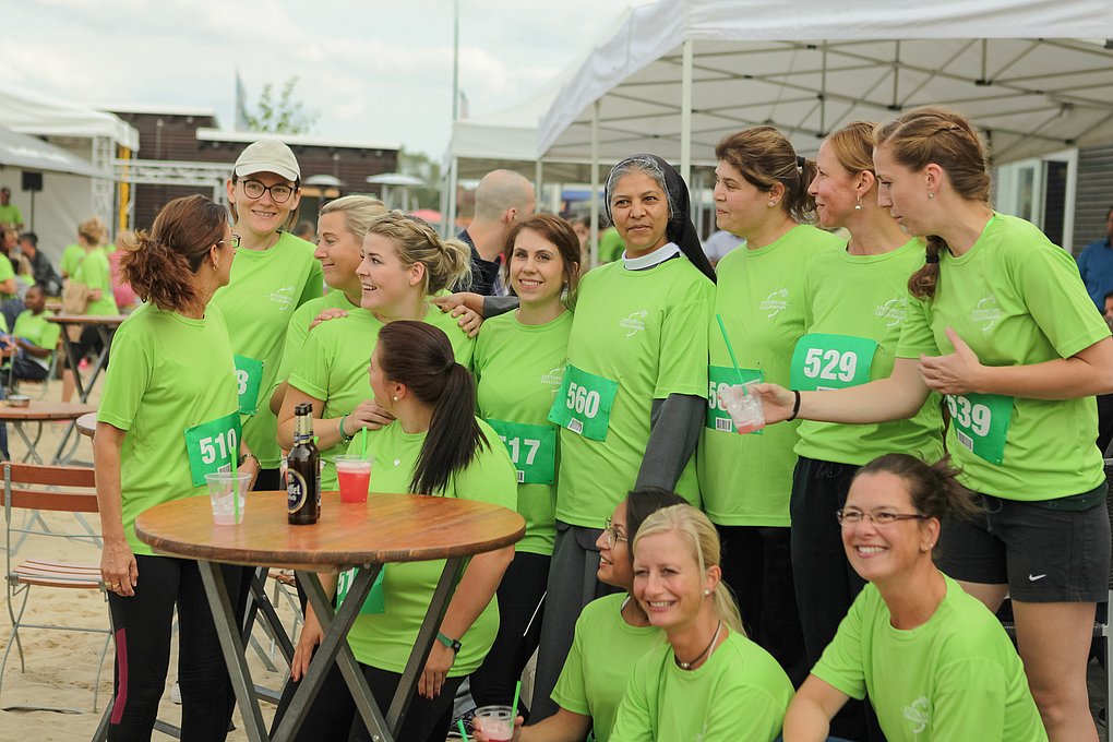 Gruppenfoto von Mitarbeitern aus dem Severinsklösterchen beim Firmenlauf