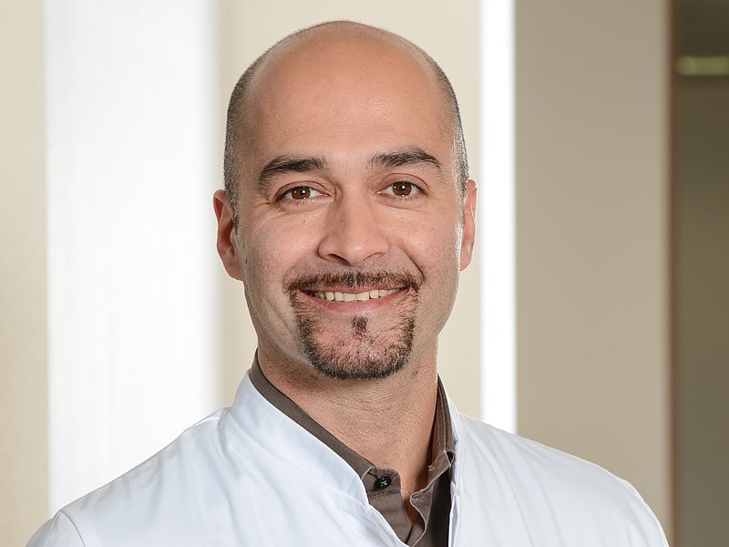 Barsam Harandi, Leitender Oberarzt Allgemein- und Viszeralchirurgie, Minimalinvasive Chirurgie